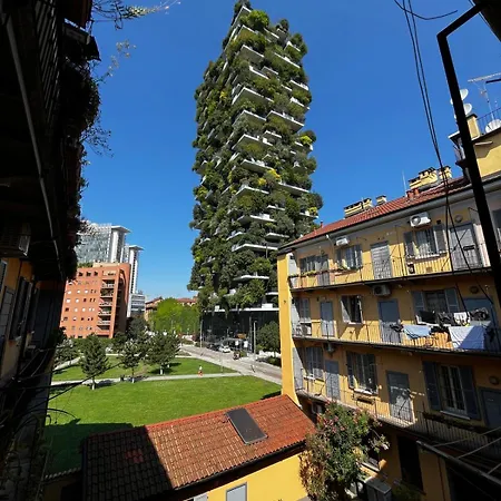 Sotto Il Bosco Verticale House Milan